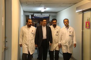 برگزاری مراسم بزرگداشت روز پزشک و کارمند با حضور معاون درمان وزارت بهداشت و درمان آموزش پزشکی در مرکز قلب و عروق شهید رجایی: عکس شماره 2 / 12